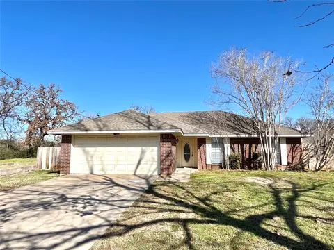 820 Royal Meadow St, Denton, TX 76209