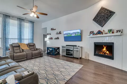 1664 Frankford Dr, Forney, TX 75126