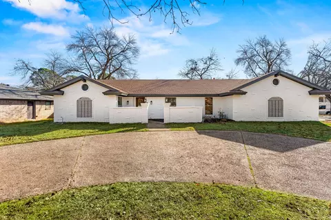 1726 Park Hill Dr, Arlington, TX 76012