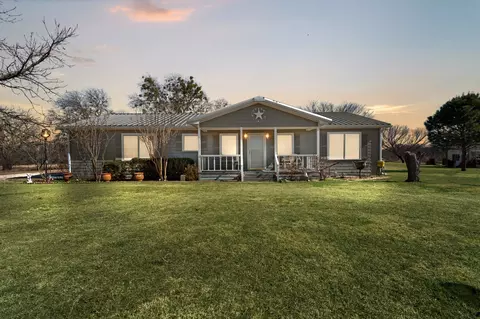 10104 Lavinder Ln, Crowley, TX 76036