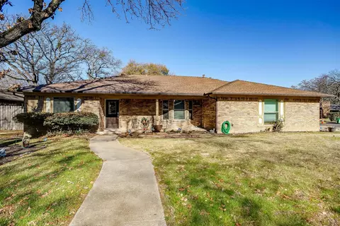 4401 Indian Oaks Trl, Arlington, TX 76017