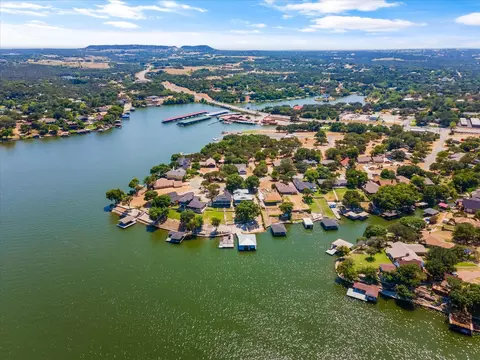 632 S Rough Creek Ct, Granbury, TX 76048