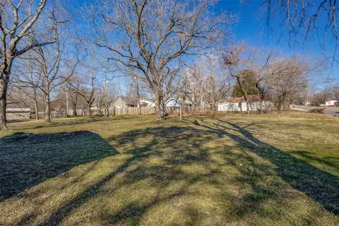 631 E Murray St, Denison, TX 75021 photo 24