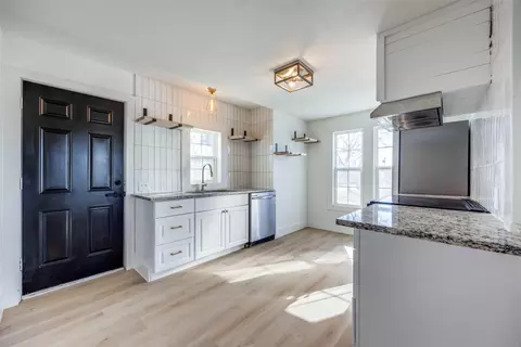 631 E Murray St, Denison, TX 75021 photo 8