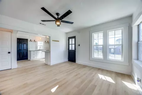 631 E Murray St, Denison, TX 75021 photo 7