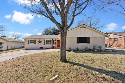 1220 Lynnwood Dr, Cleburne, TX 76033