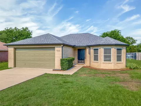 935 Harbor Point Rd, Gun Barrel City, TX 75156