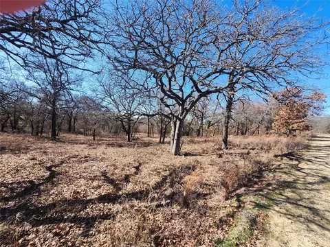 121 Mescalero Trl, Nocona, TX 76255