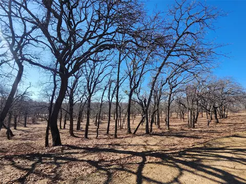 135 Mescalero Trl, Nocona, TX 76255