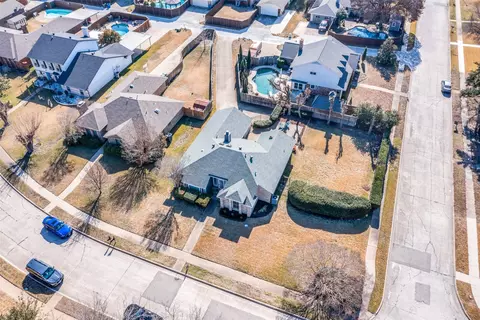 1904 Crestside Dr, Carrollton, TX 75007 photo 33