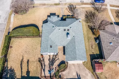 1904 Crestside Dr, Carrollton, TX 75007 photo 35