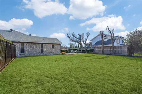 1904 Crestside Dr, Carrollton, TX 75007 photo 31