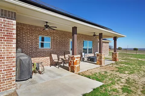 Exterior - 105 Logans Run Rd, Perrin, TX 76486 photo 4 of 8