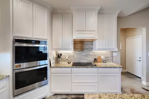 Kitchen - 105 Logans Run Rd, Perrin, TX 76486 photo 3 of 4