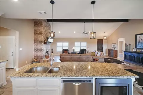 Kitchen - 105 Logans Run Rd, Perrin, TX 76486 photo 4 of 4