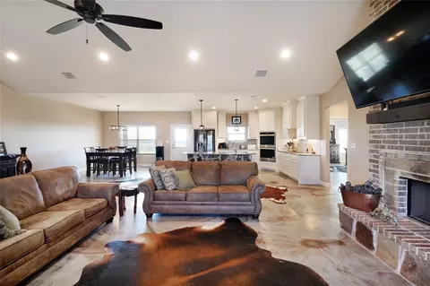 Living - 105 Logans Run Rd, Perrin, TX 76486 photo 3 of 4