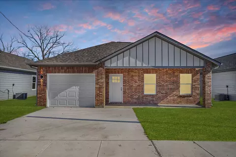 815 Sayle St, Greenville, TX 75401