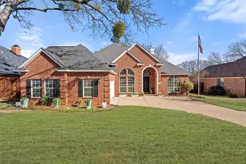 2016 Skelton St, Flower Mound, TX 75022