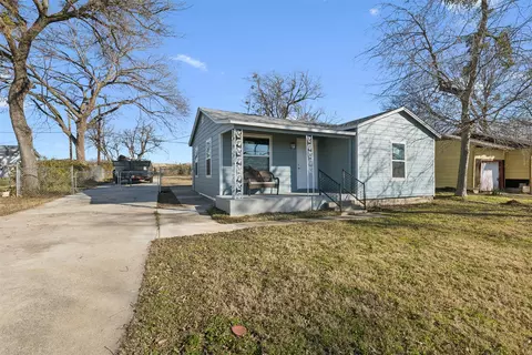 6808 Lakeside Dr, Lake Worth, TX 76135