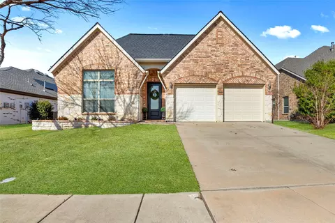 945 Lake Forest Trl, Little Elm, TX 75068