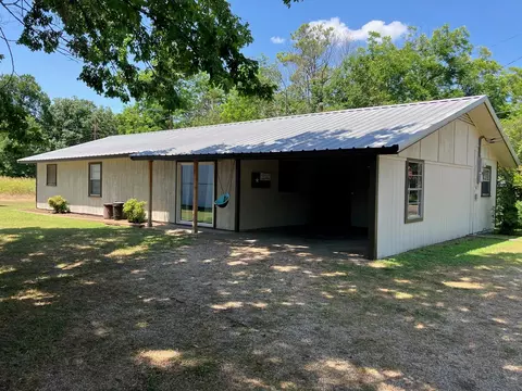 101 W 3rd St, Roxton, TX 75477