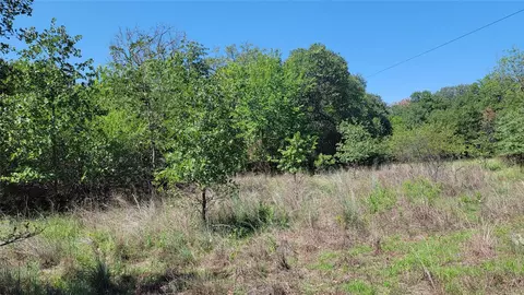 1070 Kerry Ln, Azle, TX 76020