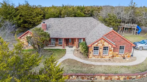 171 Chestnut Rd, Whitewright, TX 75491