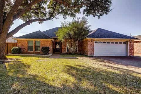3812 Meadowmere Ln, Arlington, TX 76001