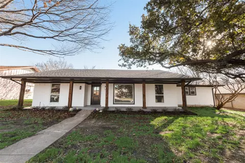 1418 Lincoln Dr, Carrollton, TX 75006