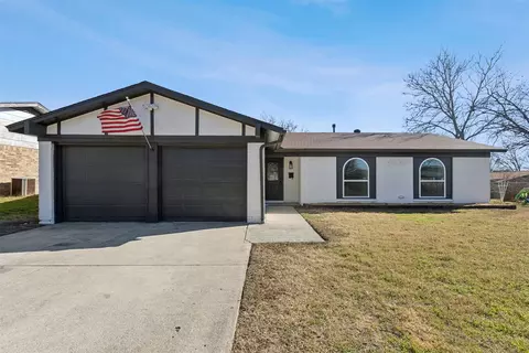 504 Mesquite Ave, Crowley, TX 76036