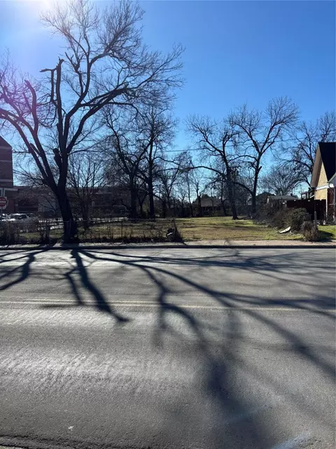1500 W 12th St, Dallas, TX 75208