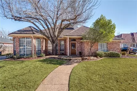 3136 Steve Dr, Hurst, TX 76054