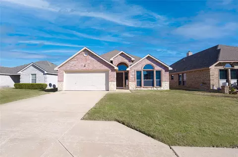 3330 Shining Light Dr, Dallas, TX 75228