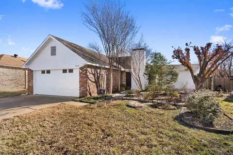2154 Sunstone Dr, Carrollton, TX 75006