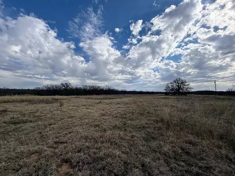 583 Bryan Rd, Sunset, TX 76270 photo 4