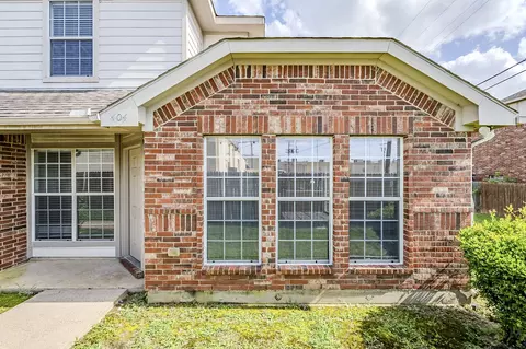611 Oriole Blvd #404, Duncanville, TX 75116