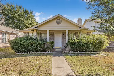 2368 Summit Ln, Dallas, TX 75227