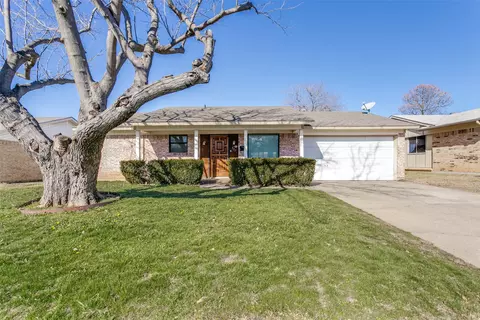 331 Ridgeway Cir, Lewisville, TX 75067