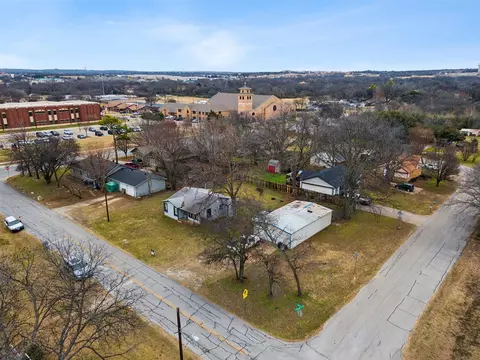 View/Area - 100 Eldred St, Burleson, TX 76028 photo 5 of 12