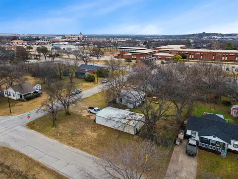 View/Area - 100 Eldred St, Burleson, TX 76028 photo 6 of 12