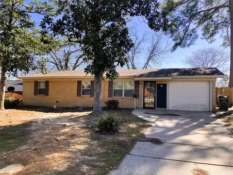 2203 Airline Dr, Tyler, TX 75701