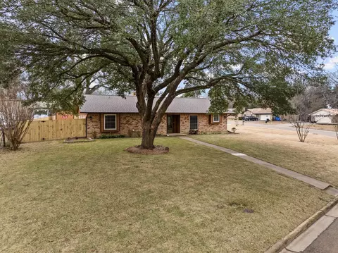 310 Kent Dr, Pittsburg, TX 75686