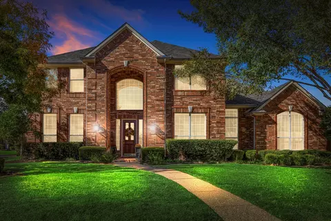 7801 Morningdew Dr, Plano, TX 75025