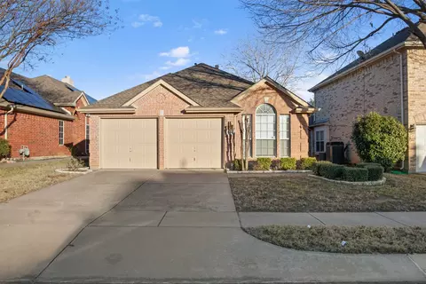 1936 Canterbury Dr, Bedford, TX 76021