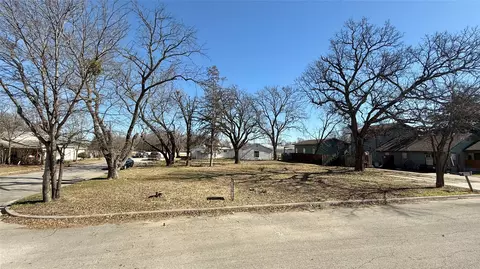 206 N Cunningham St, Everman, TX 76140