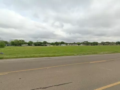112 Apollo Dr, Edna, TX 77957