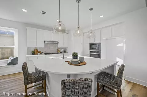 1008 Violet Dr, Crowley, TX 76036 photo 2