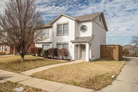 905 Orchid Dr, Lewisville, TX 75067