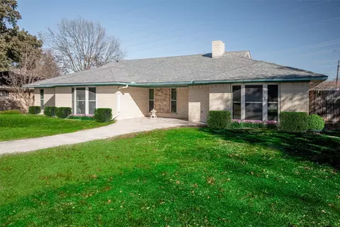 14522 Overview Dr, Dallas, TX 75254