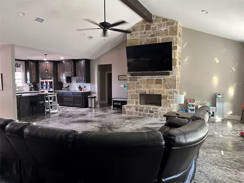 110 Kriston Ln, Springtown, TX 76082 photo 5